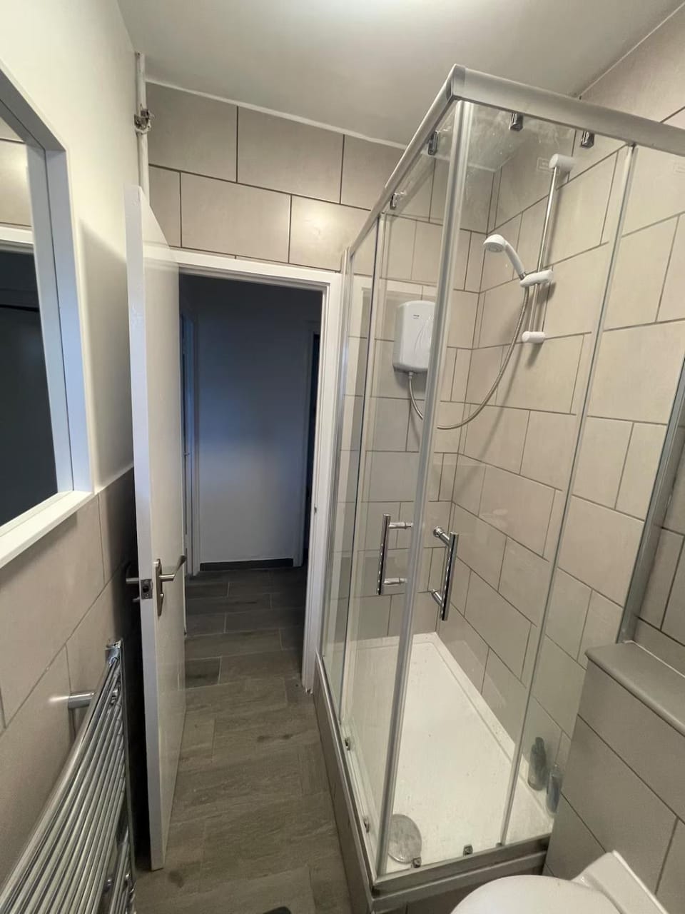 Shower, Toilet