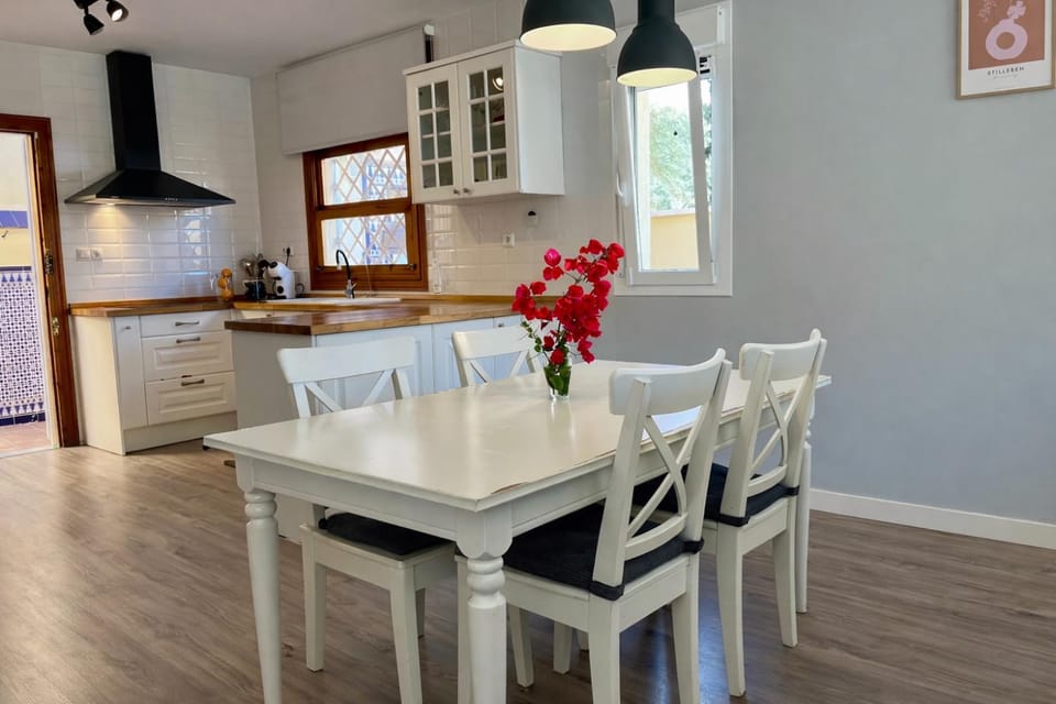 Spacious Modern Family House with sea view - Aguadulce Almeria House in La Alpujarra