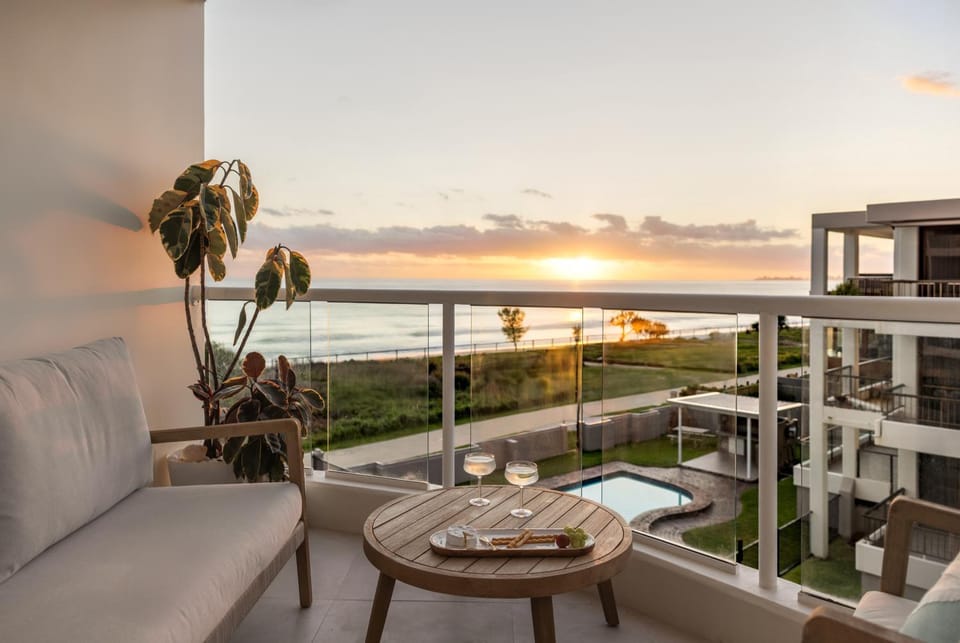 View (from property/room), Balcony/Terrace, Sea view, Sunrise