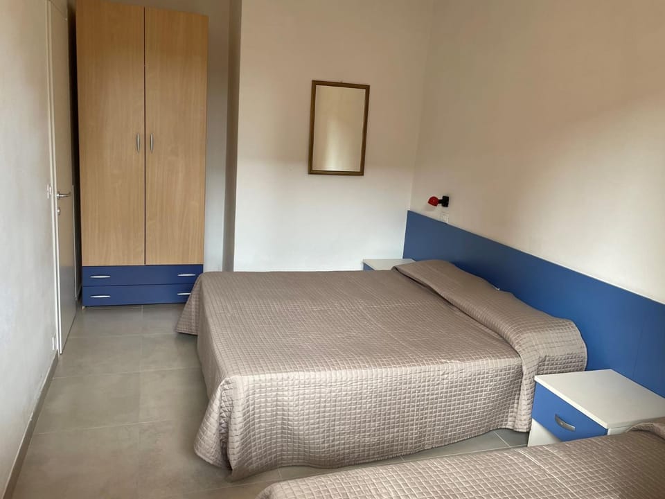 Bed, Bedroom, wardrobe