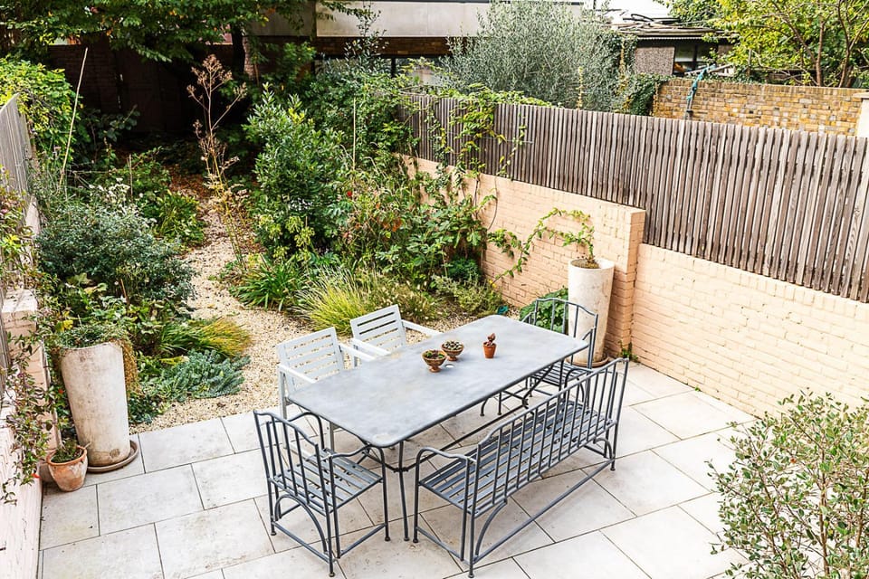 Patio, Day, Garden, Dining area, Garden view