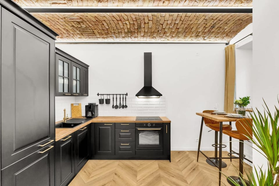 Kitchen or kitchenette, Dining area, oven, pet friendly, stove