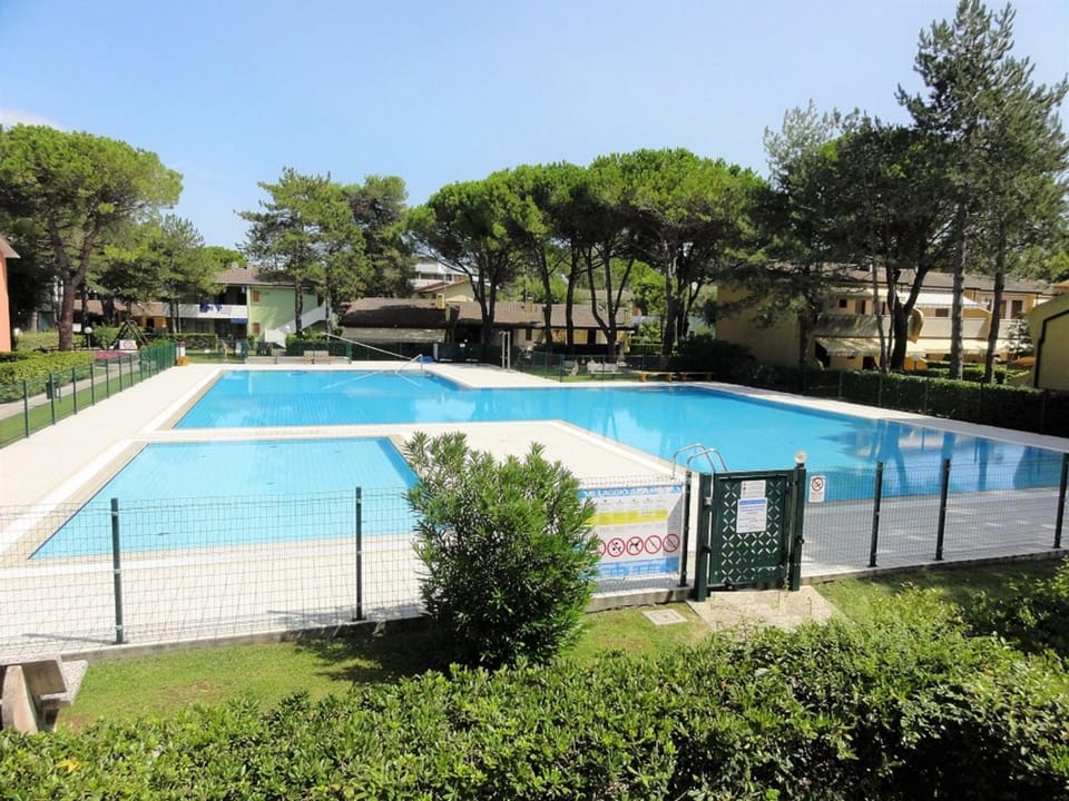 Garden, Swimming pool