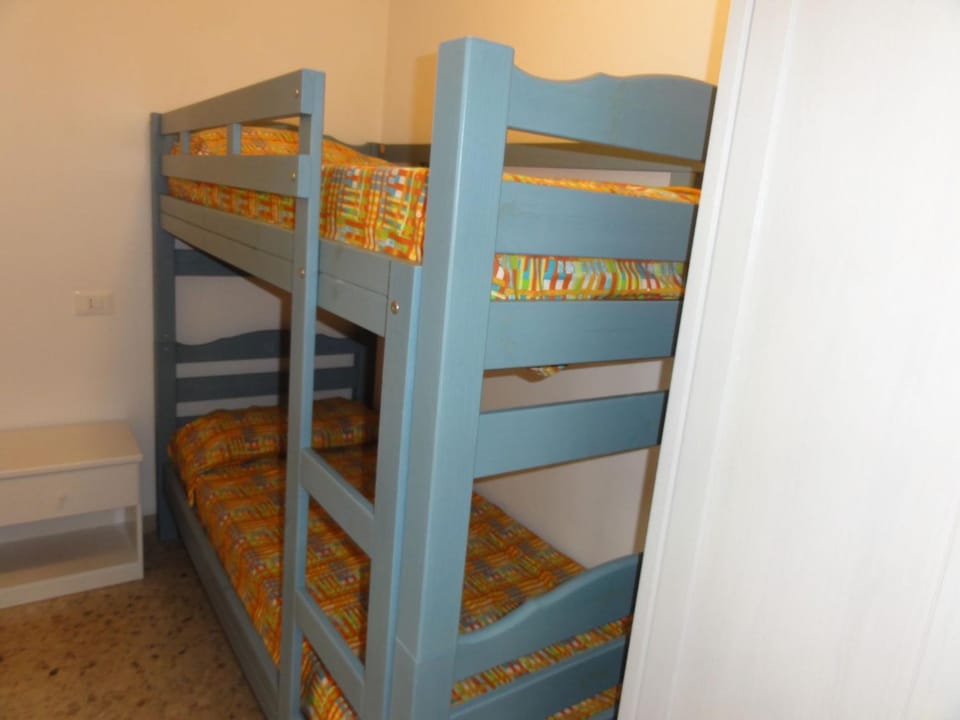 Bed, Bedroom, bunk bed