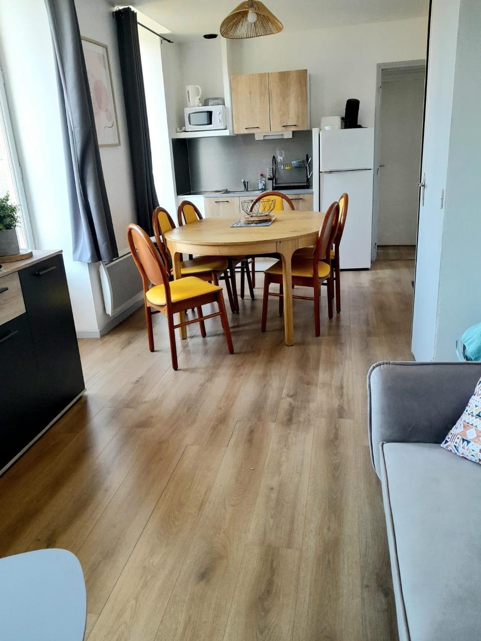 Dining area, kitchen