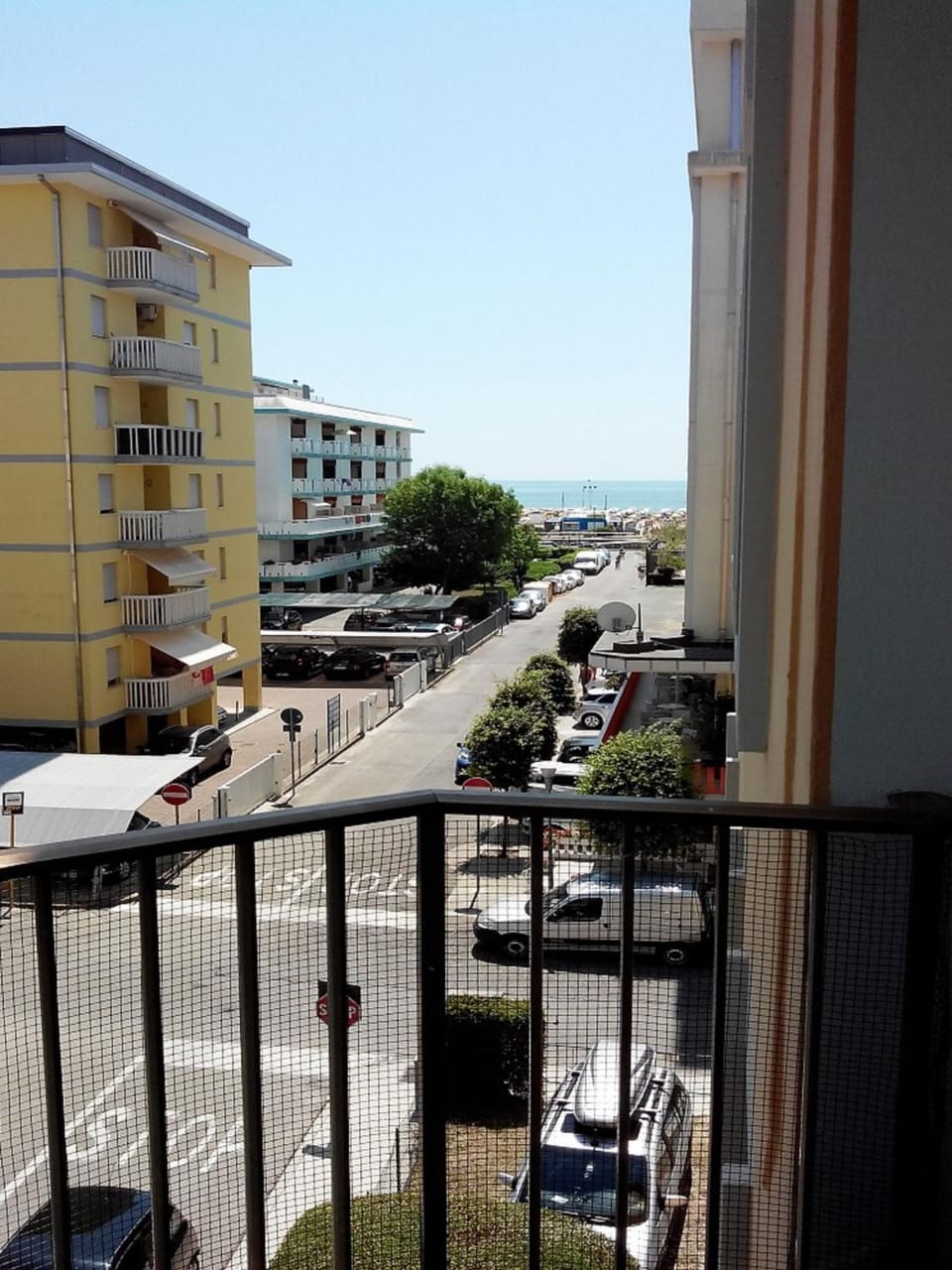Neighbourhood, Balcony/Terrace