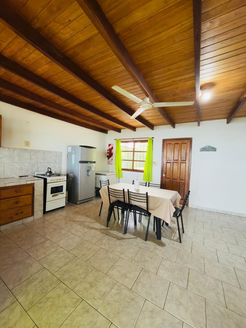 Dining area, kitchen