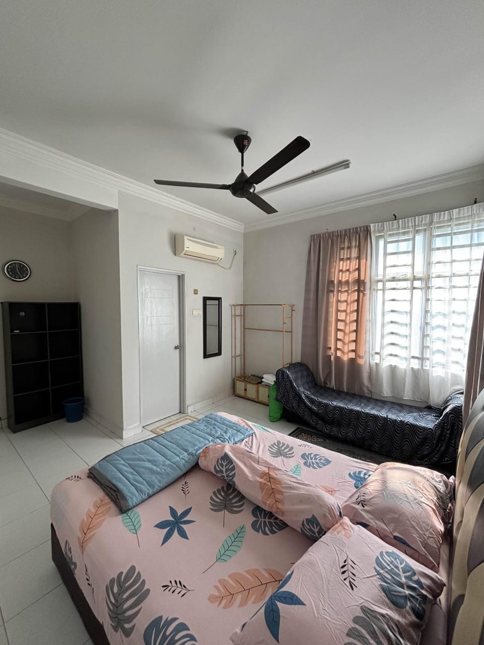 Bed, Photo of the whole room, Bedroom, air conditioner