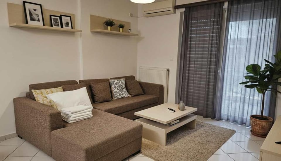 The Calm Corner of Ampelokipoi Apartment in Athens