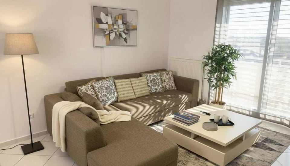 The Calm Corner of Ampelokipoi Apartment in Athens