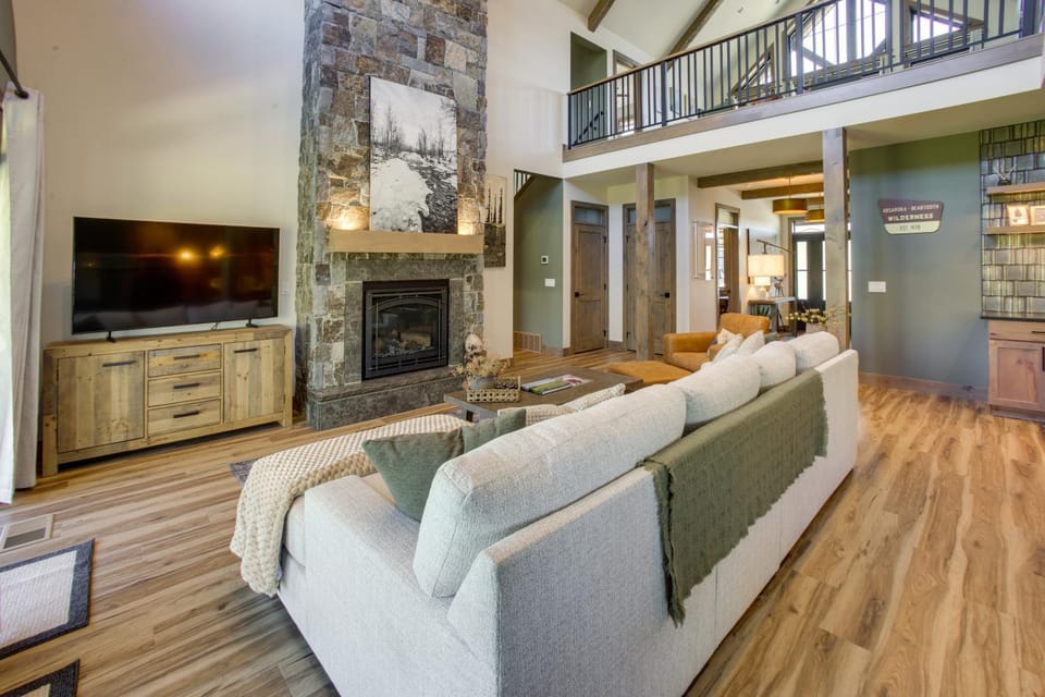 3 Mi to Dtwn Red Lodge Mtn-View Home with Hot Tub House in Montana