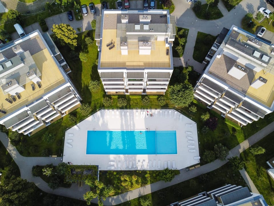 Property building, Bird's eye view, Pool view, Swimming pool