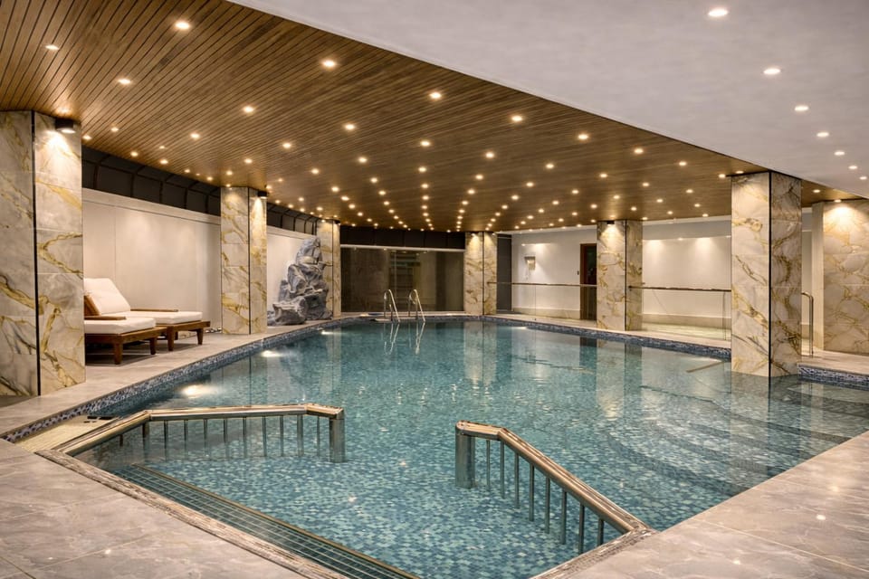 Hot Tub, Pool view, Swimming pool