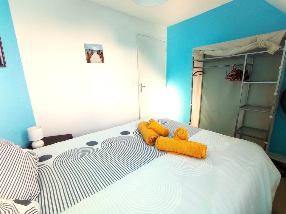 Bed, Bedroom