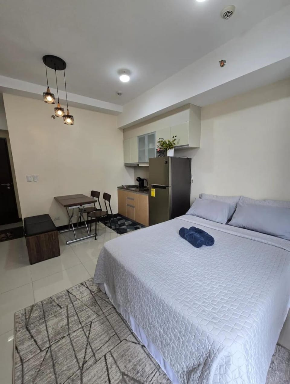 Condo unit in Taguig Apartment in Makati