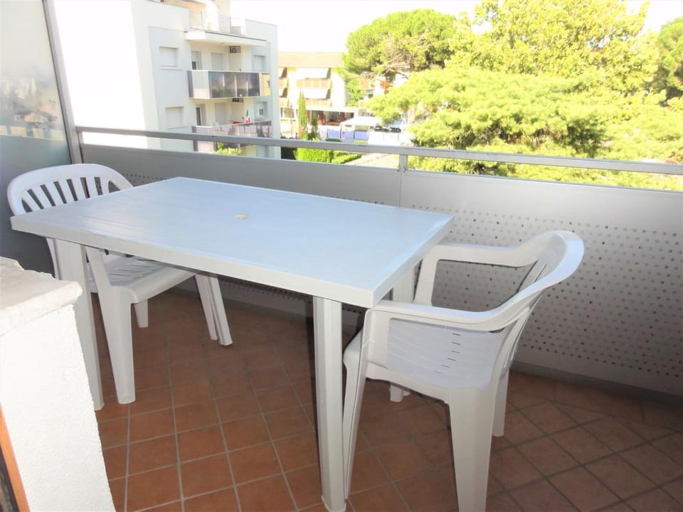 Balcony/Terrace, furniture