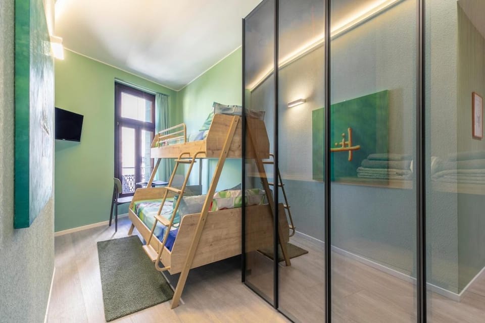 TV and multimedia, Photo of the whole room, Bedroom, bunk bed, wardrobe
