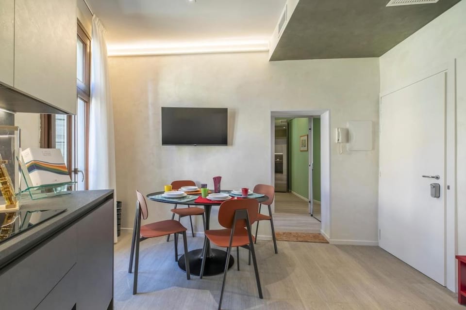 TV and multimedia, Kitchen or kitchenette, Living room, Dining area