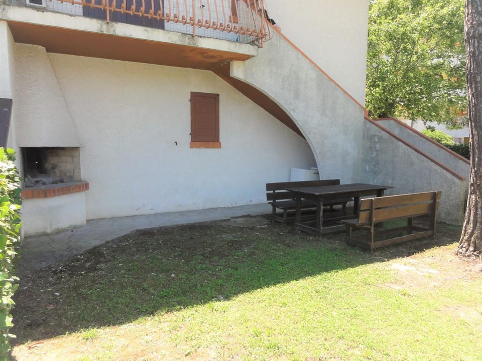 Patio, Garden, fireplace