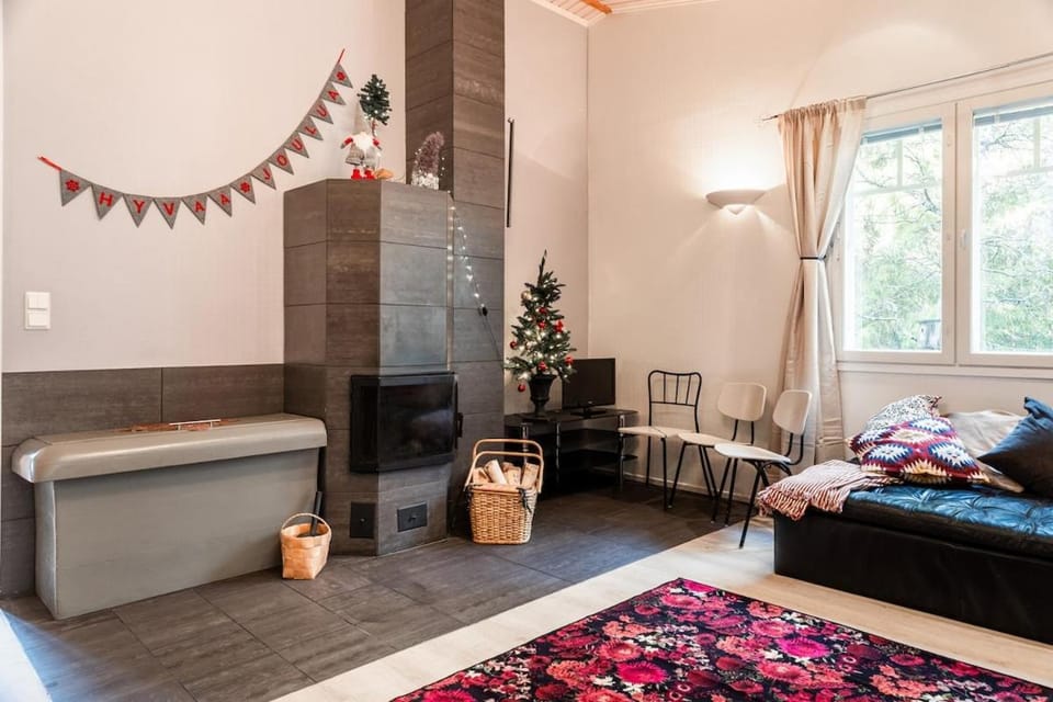 TV and multimedia, Living room, Evening entertainment