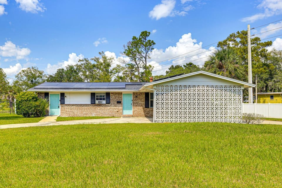 Angler’s Escape w/ River Access: JAX Townhome House in Jacksonville