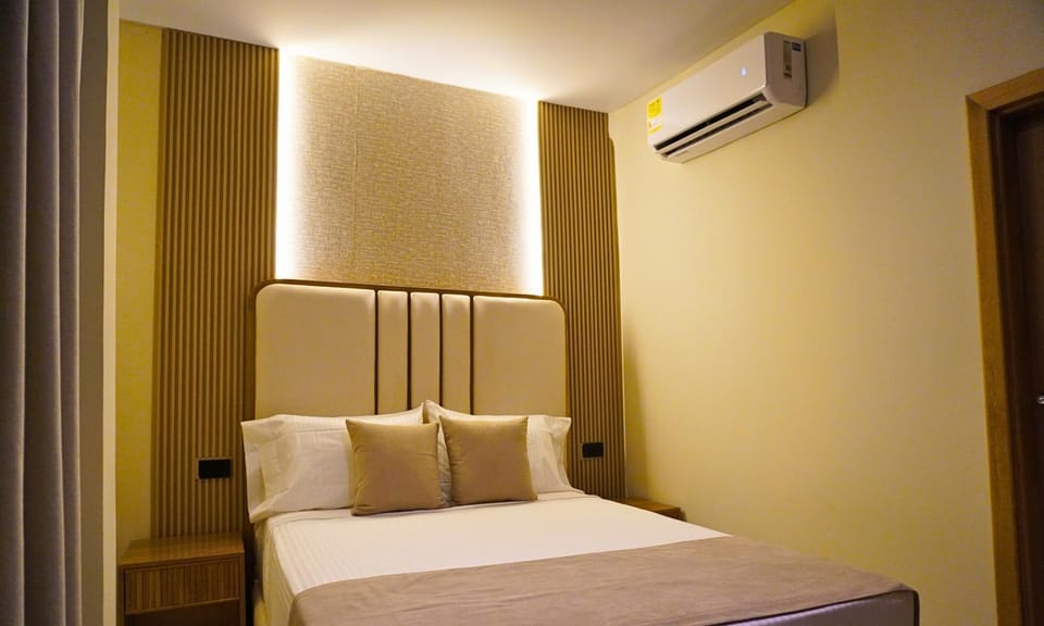 Bedroom, air conditioner