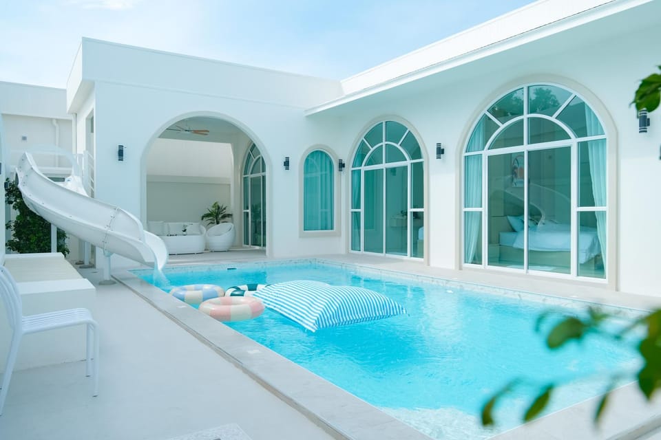 Pool view, Swimming pool