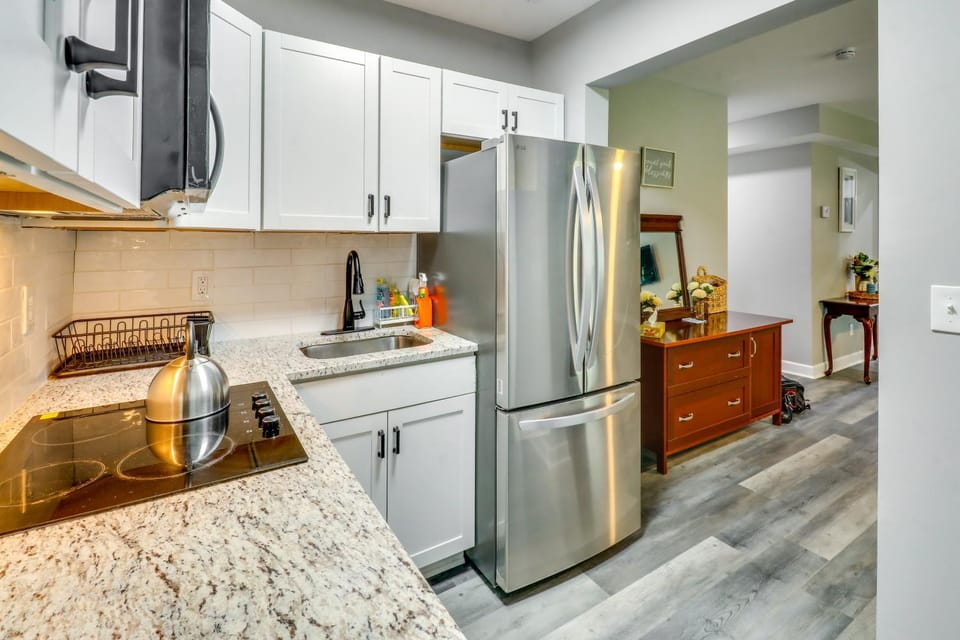 9 Mi to Downtown Atlanta: Quiet Eastside Apartment House in Panthersville