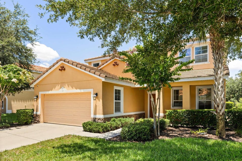 Upstay-Solterra Home with Private Pool & Hot Tub House in Four Corners