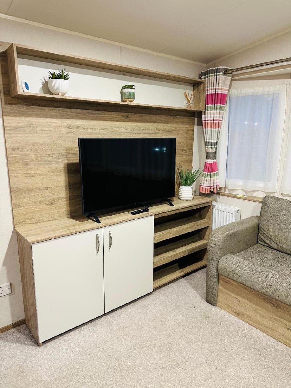 TV and multimedia, Living room, Seating area