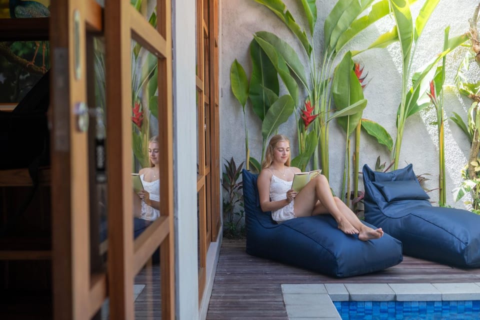 People, Garden, Living room, Garden view