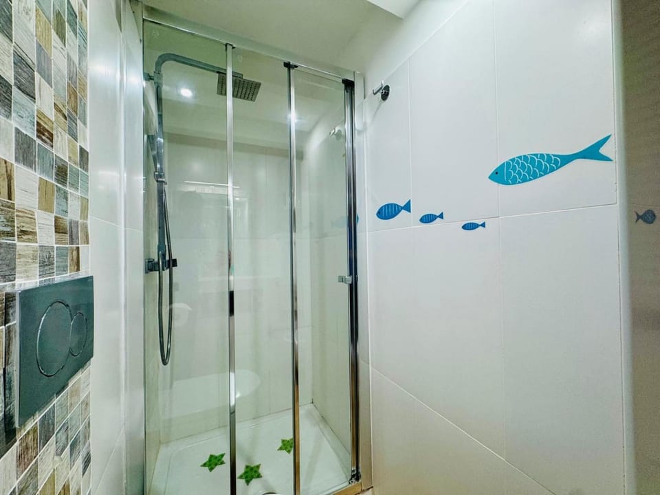 Bathroom, Living room