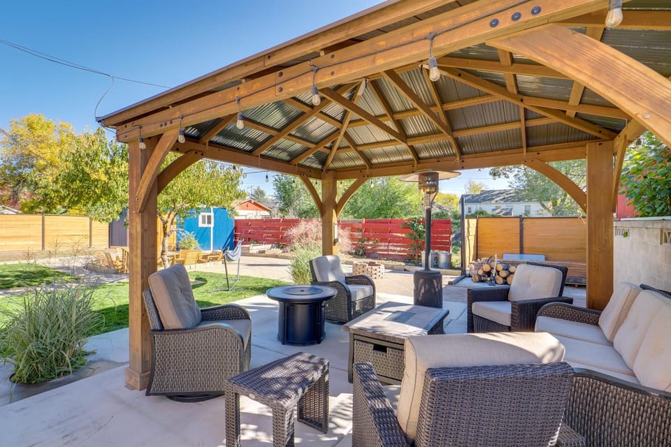 Great Outdoor Space! Family Home in SLC Suburbs House in Midvale