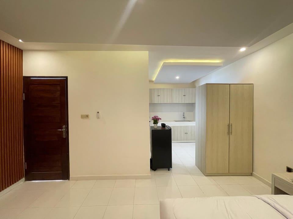 Bed, Kitchen or kitchenette, Photo of the whole room, Bedroom, wardrobe