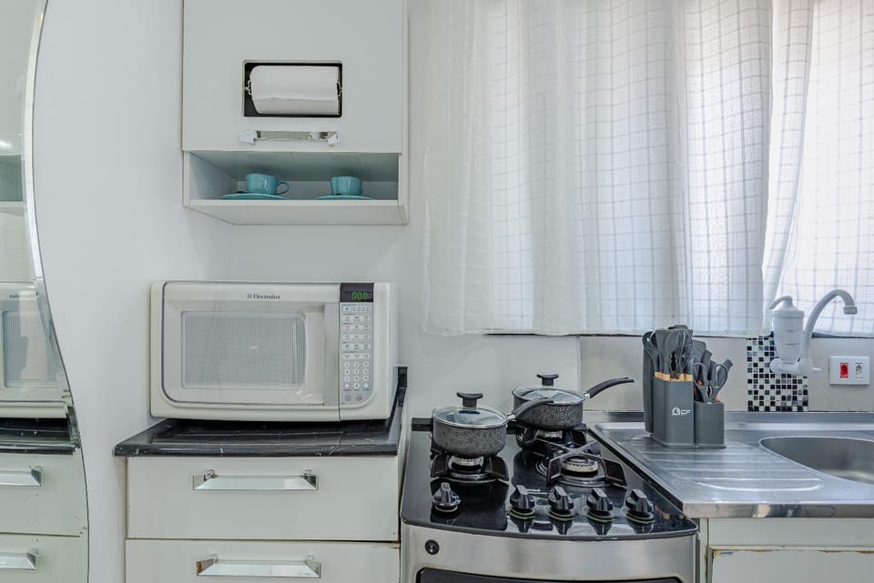 locker, microwave, stove, kitchen