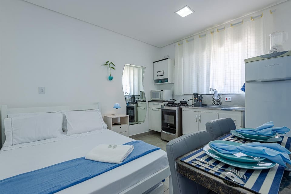 Bed, Coffee/tea facilities, View (from property/room), Photo of the whole room, Seating area, Dining area, Bedroom, Guests, Street view, flat iron, furniture, hair dryier, internet, locker, minibar, oven, stove, towels, wardrobe, washing machine, dryer, kitchen, air conditioner