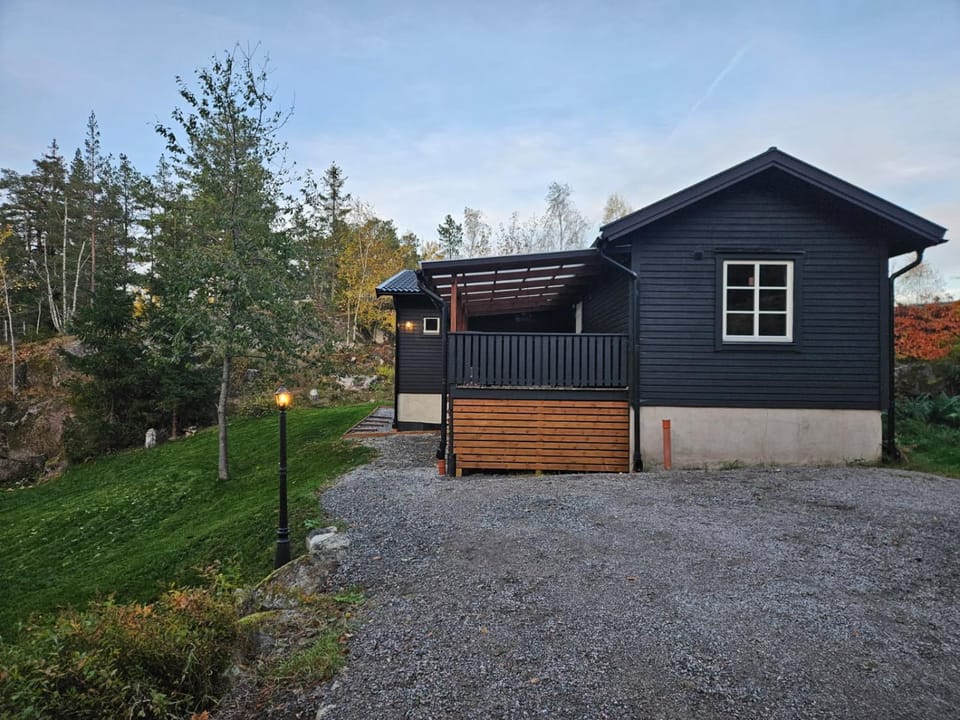 Villa Blackberry, nära Kolmården & Norrköping Nature lodge in Sweden