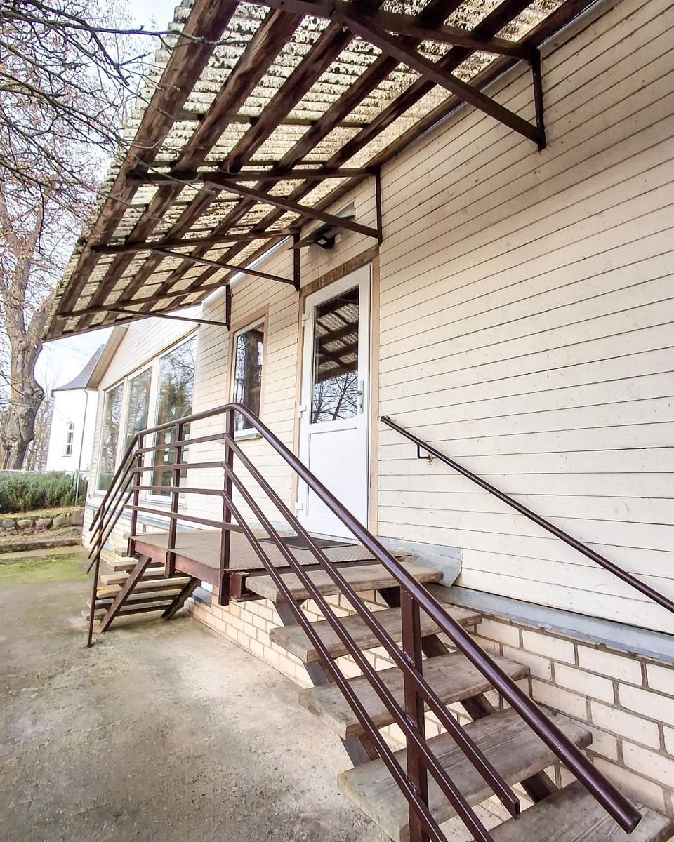 Property building, Facade/entrance, Day