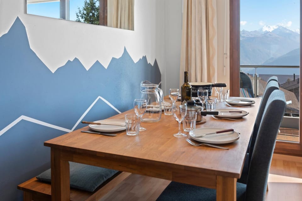 Natural landscape, Balcony/Terrace, Dining area, Mountain view