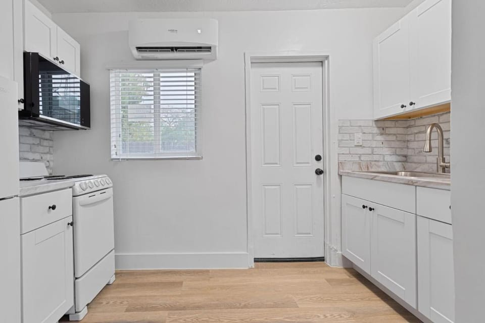 Miami Modern Studio minutes to Wynwood & Downtown Apartment in Miami