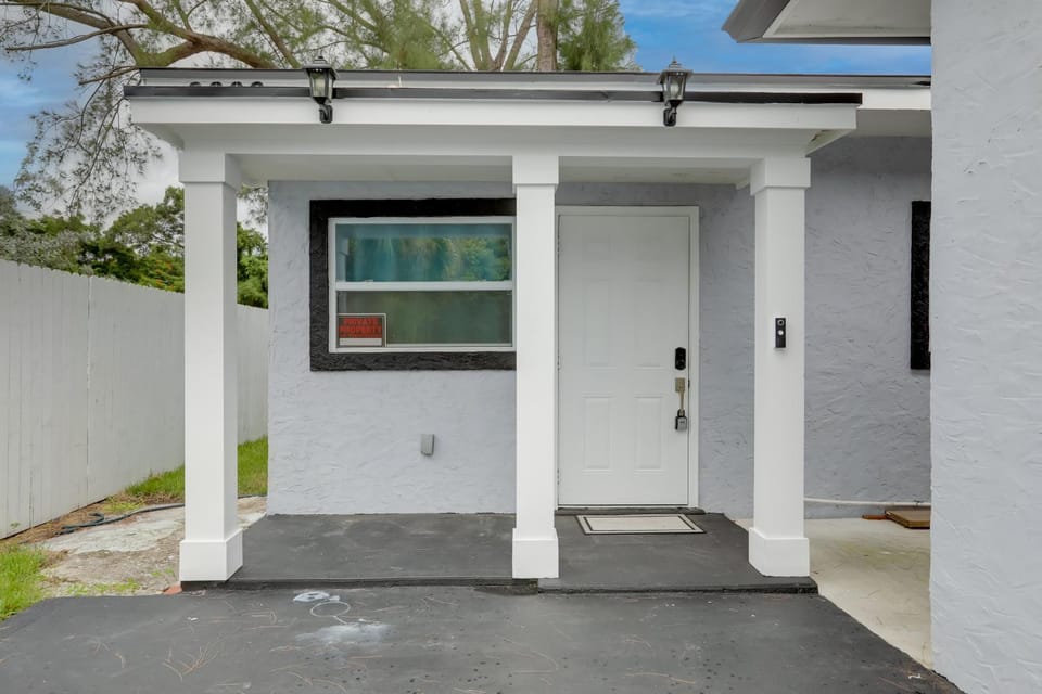 4 Mi to Beach & Rosemary Square: Convenient Home House in West Palm Beach