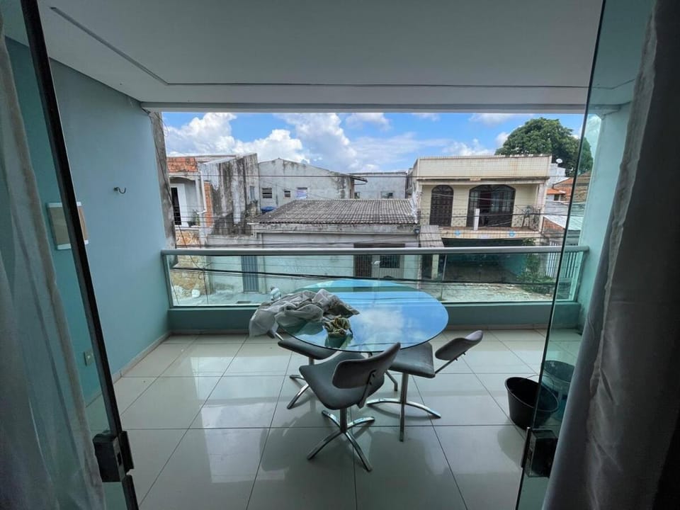 House with Jacuzzi and Pool House in Belém