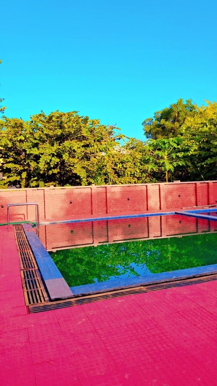 Pool view, Swimming pool