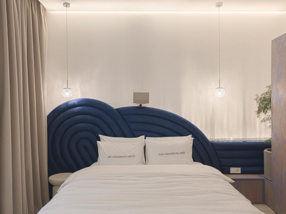 Bed, TV and multimedia, Photo of the whole room, Bedroom, soundproof