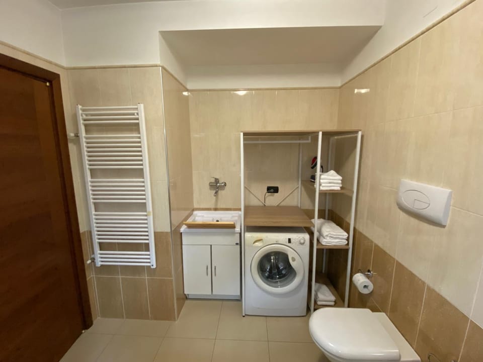 Bathroom, washing machine