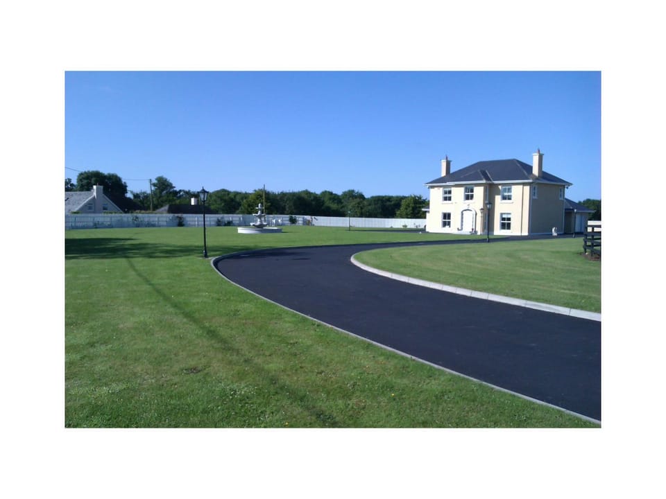 Facade/entrance, Day, Garden, On site