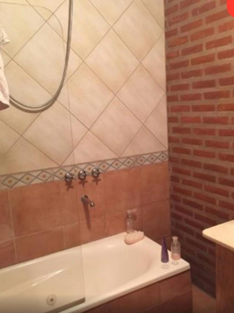 Chalet barrio parque Necochea House in Necochea