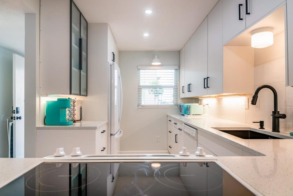 Soft Sand Sanctuary Apartment in Edgewater