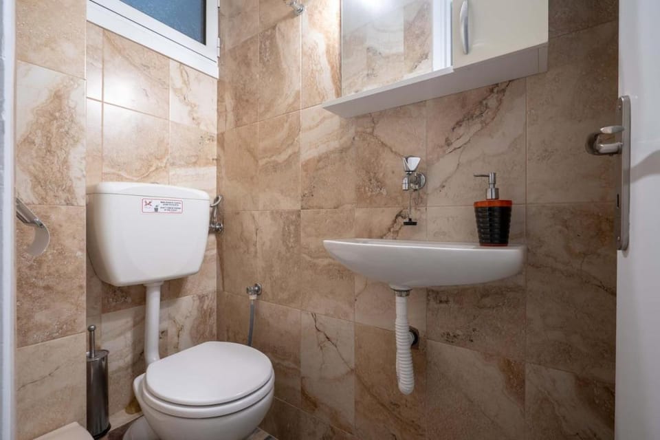 Attiki Haven - 4BR Stay - Steps from Metro by ΜΡS Apartment in Athens