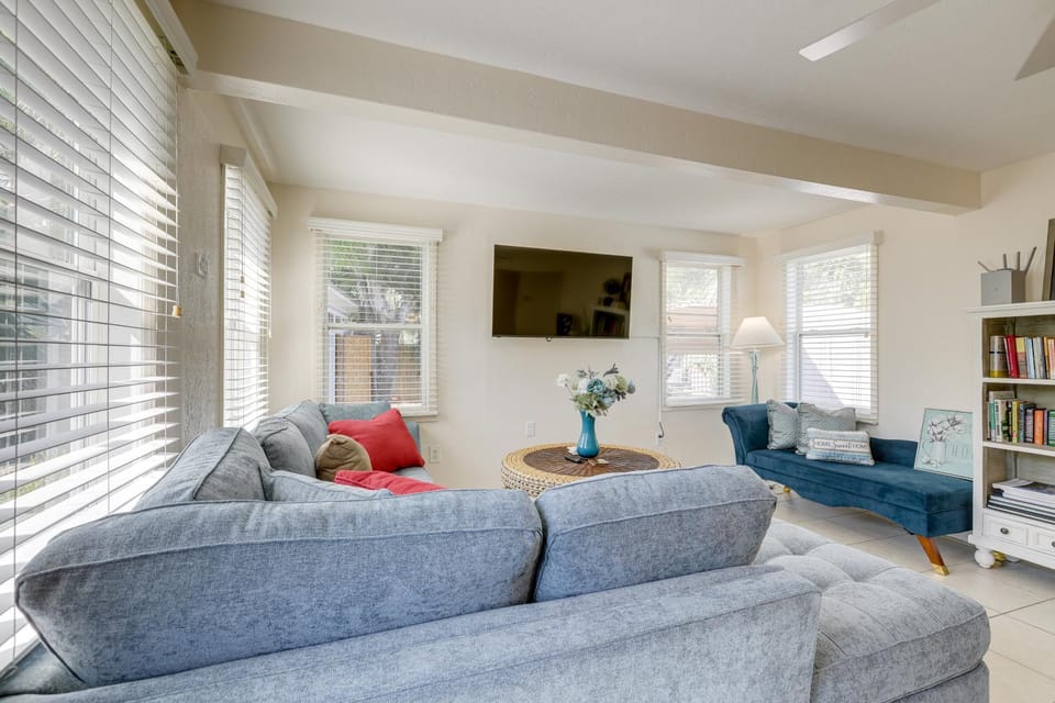 3 Mi to Jensen Beach: Pet-Friendly Getaway w/ Yard House in Jensen Beach